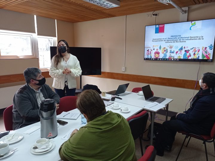 Equipos educacionales del Ranco compartieron experiencias pedagógicas exitosas