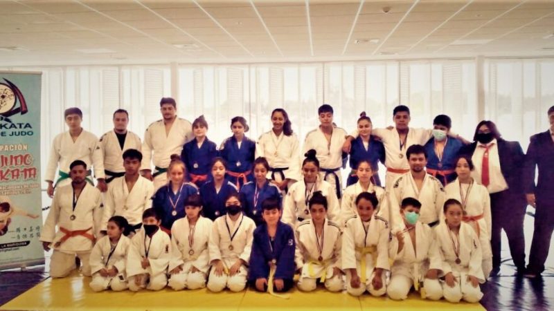 Club de judo Kumikata celebró 10 años de vida en los tatamis y recibió al presidente de la federación