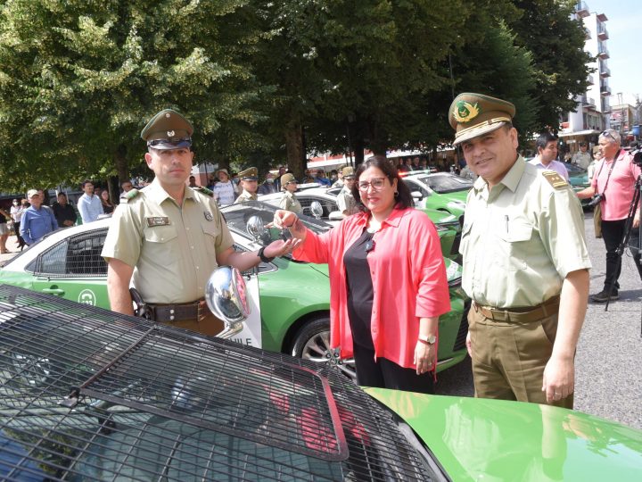 Entregan nuevos vehículos policiales a carabineros de Los Ríos