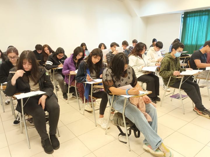 Masivo ensayo PAES se realizó en Valdivia