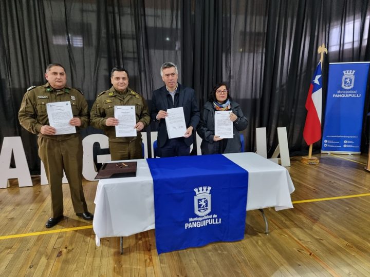Patrullajes preventivos: Carabineros y Municipalidad de Panguipulli firmaron convenio