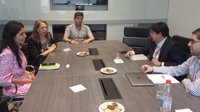 Concejala unionina y senadora de la Región se reunieron con director de Fundación Teletón